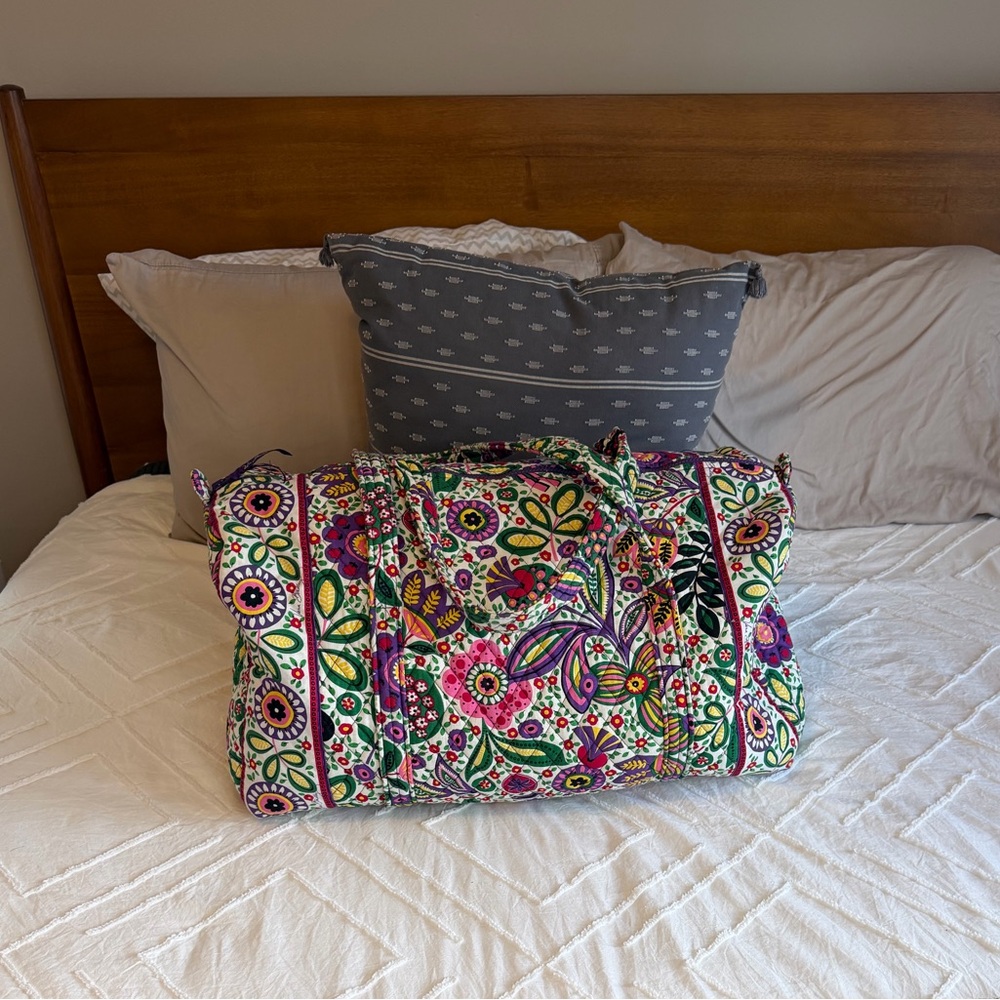 Vera Bradley Viva La Vera Large Floral Cotton Overnight Weekender Bag Excellent! - Picture 3 of 12